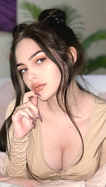 Marianna Kiyiv 2375545