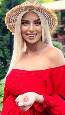 Julia Kharkiv 2387500