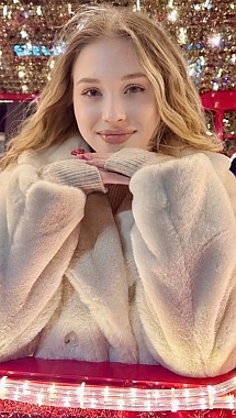 Oleksandra Cherkasy 2390773