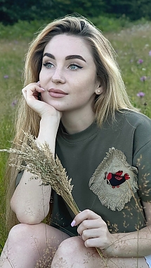 Kateryna Ottawa 2398440